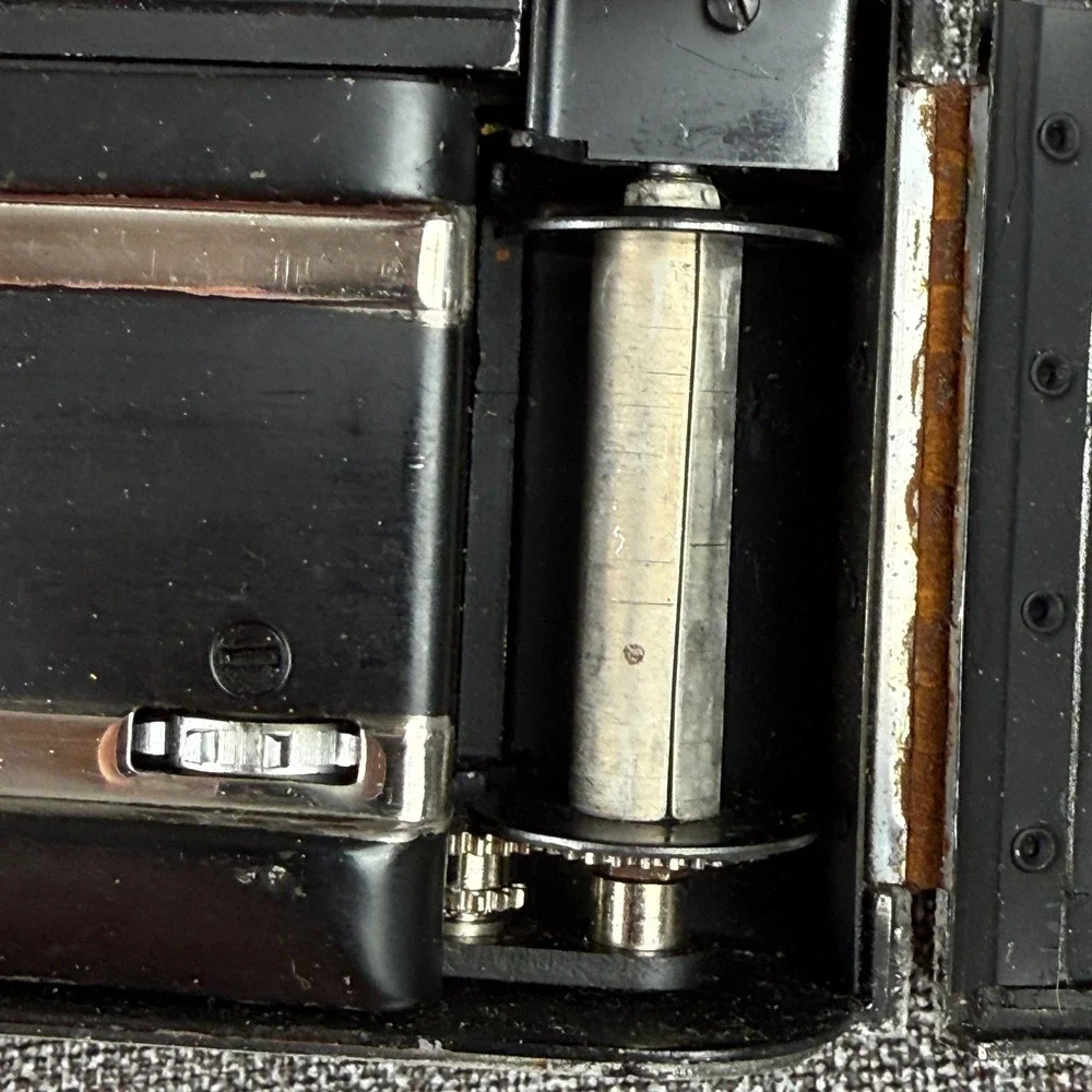 Universal Mercury II Model CX 35mm Camera Tricor f2.7 Lens Vintage